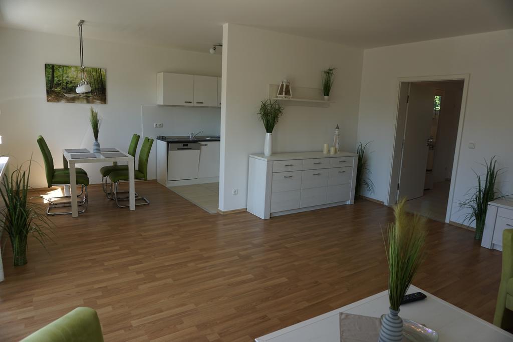 Ferienwohnungen Ruegen Findling 布雷格 外观 照片