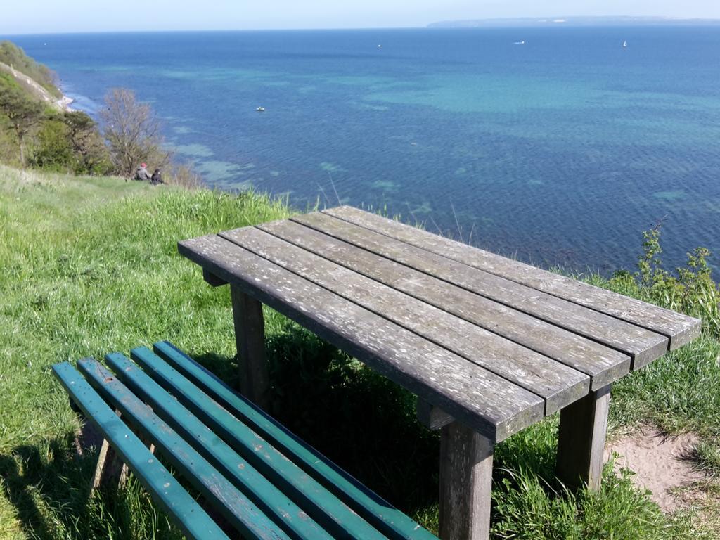 Ferienwohnungen Ruegen Findling 布雷格 外观 照片